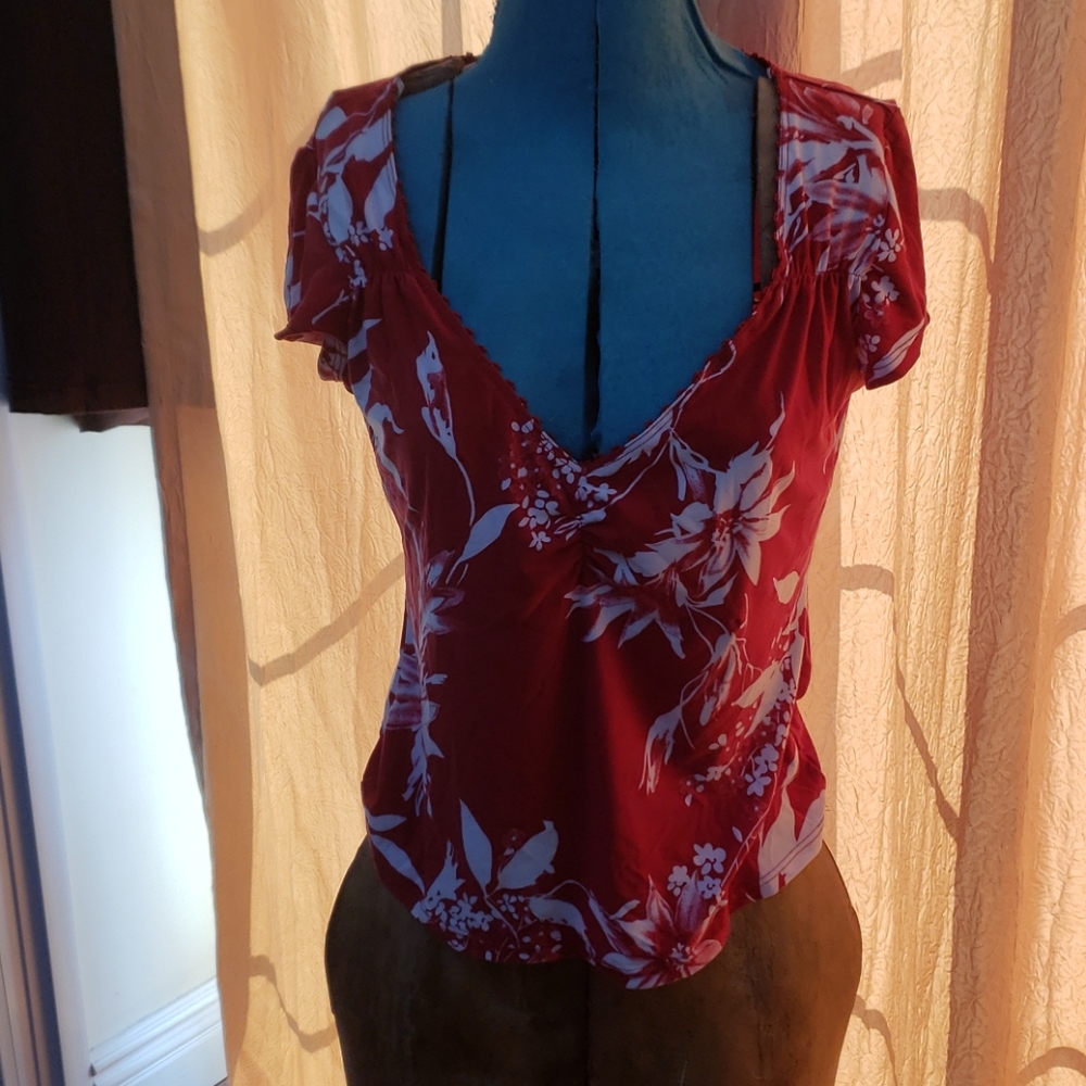 R Wear v neck blouse 👚
